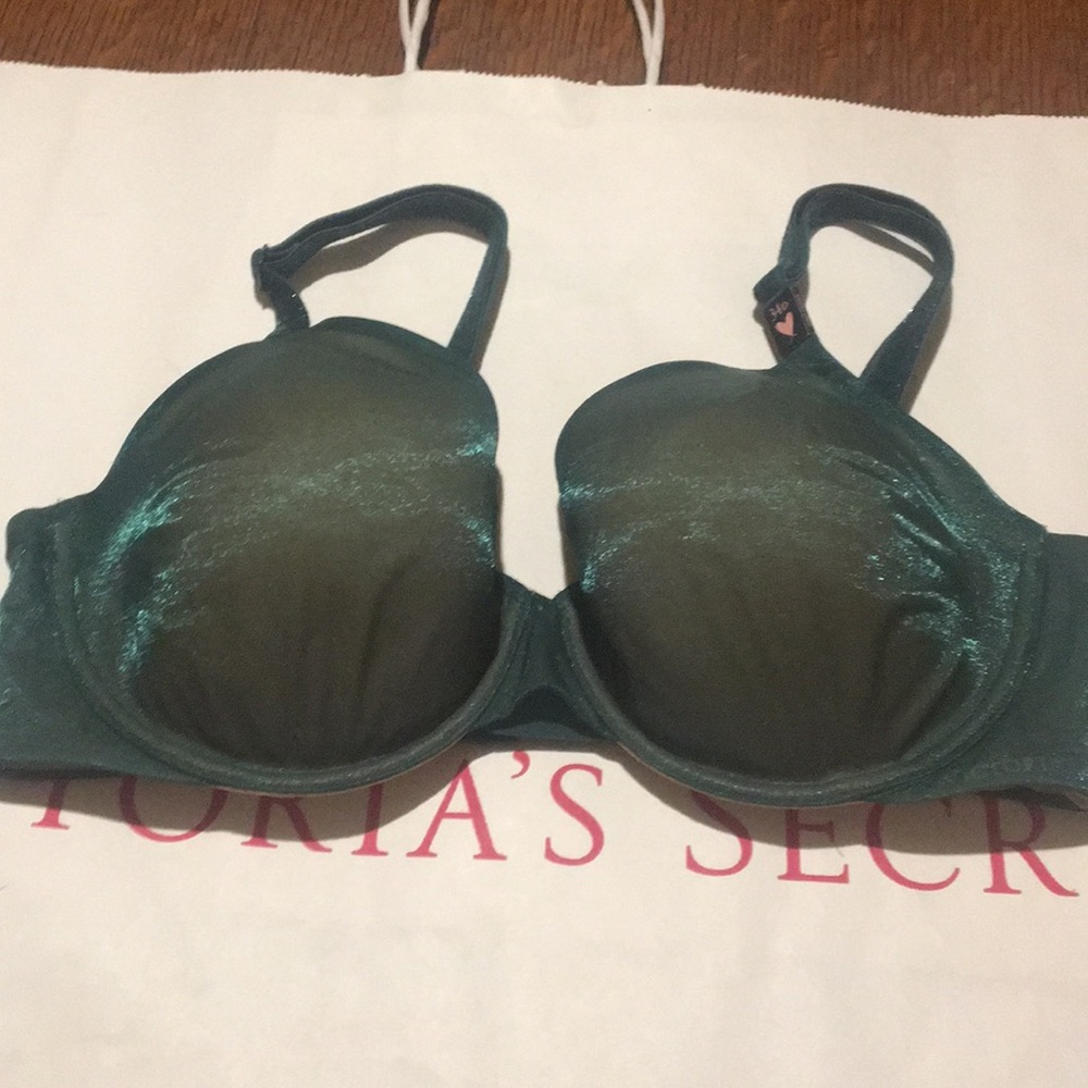 Victoria’s Secret lined perfect coverage bra